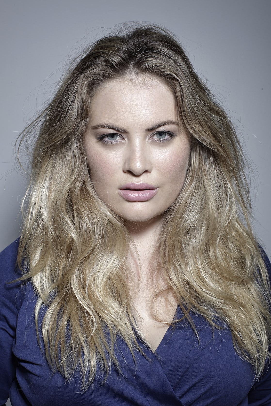 Sophie Sheppard top ronde sexy